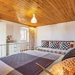 וילה Istrian Stone House With Heated Pool פולה
