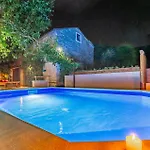 Istrian Stone House With Heated Pool * פולה