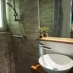 Istrian Stone House With Heated Pool וילה
