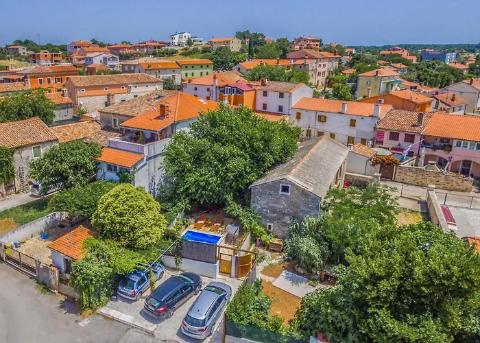 Вилла Istrian Stone House With Heated Pool *