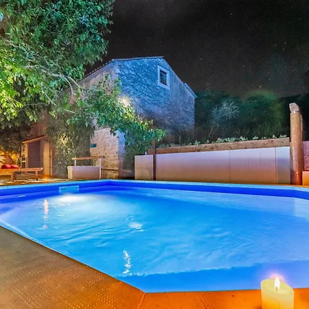 Istrian Stone House With Heated Pool * Πούλα