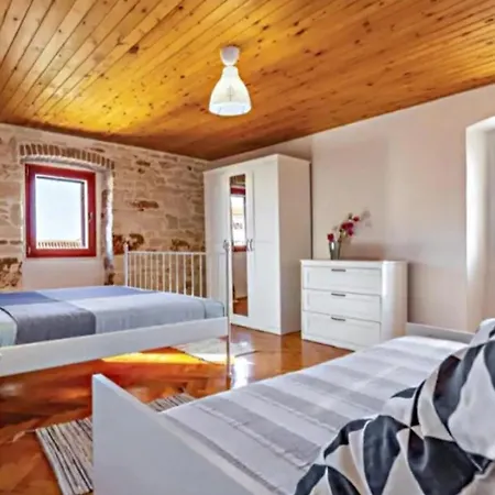 Istrian Stone House With Heated Pool * Póla