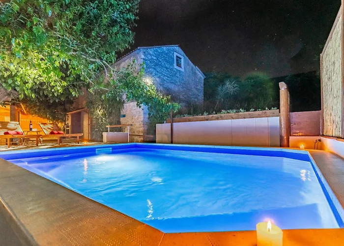 Istrian Stone House With Heated Pool * Póla
