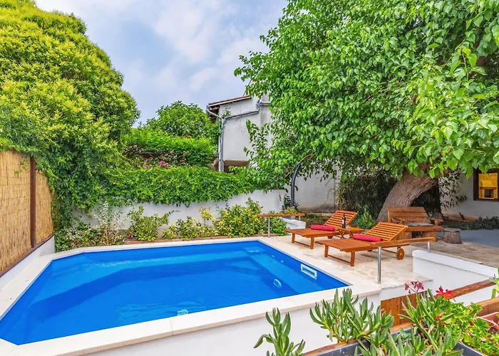 Istrian Stone House With Heated Pool Póla